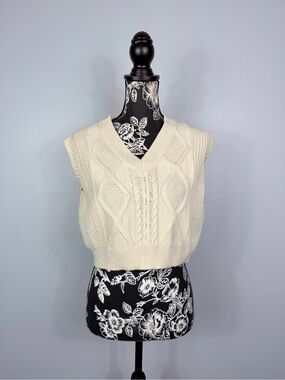 Hesperus cream cropped preppy cable knit sleeveless sweater vest size large